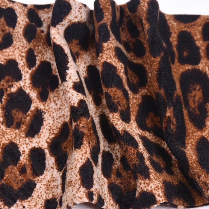 Rückenfreies Neckholder-Crop-Top zum Selbstbinden mit Leopardenmuster und kontrastierendem O-Ring