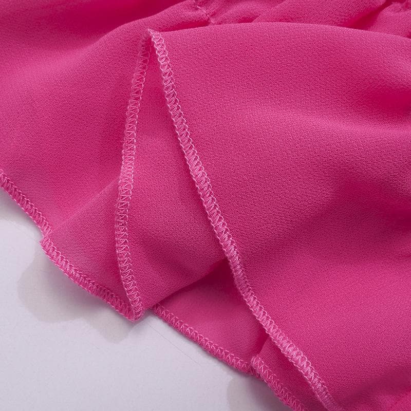 Gesmoktes, einfarbiges Chiffon-Minikleid mit Rüschen