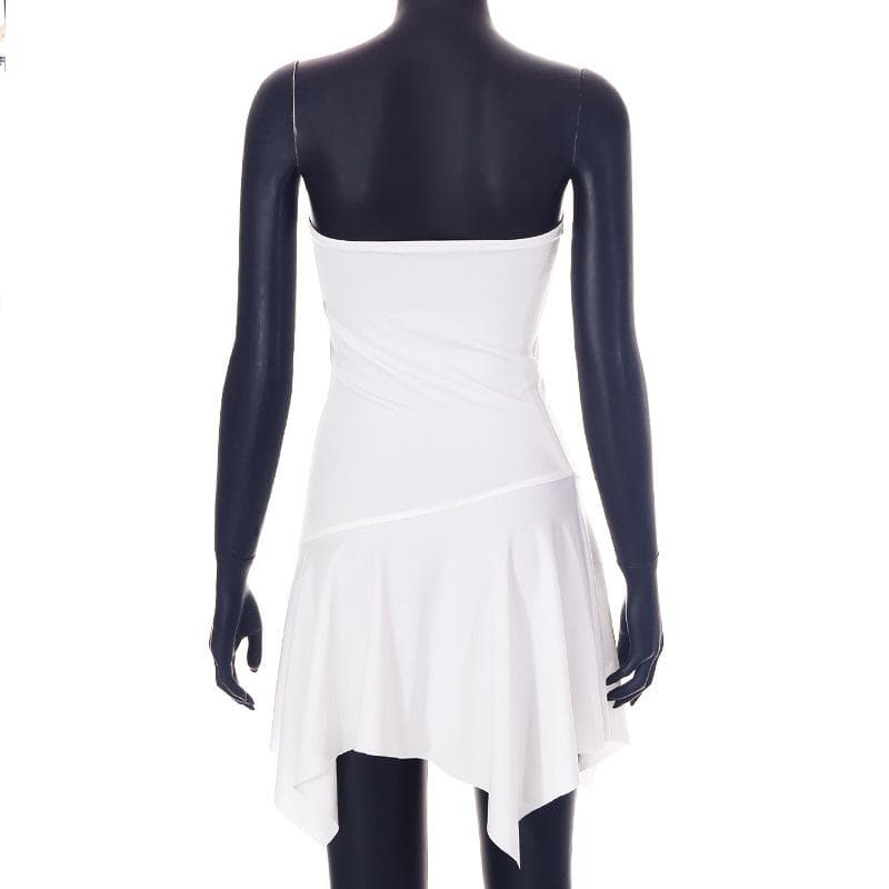 Ärmelloses, rückenfreies Minikleid mit unregelmäßigem Schlauch und Rüschen