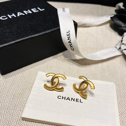 Gold Elegant Earrings