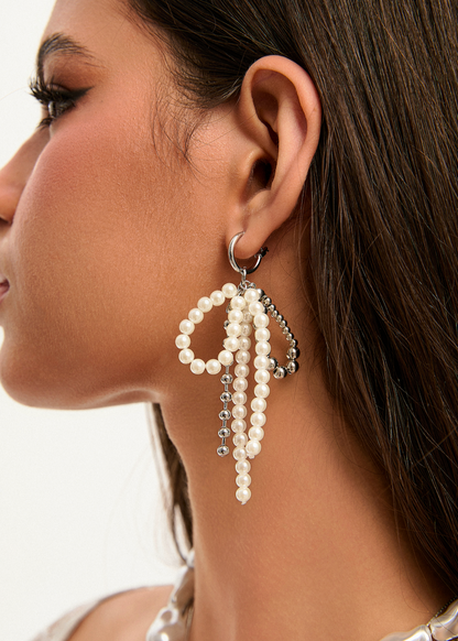 Annie Perlen-Ohrringe in Schleifenform