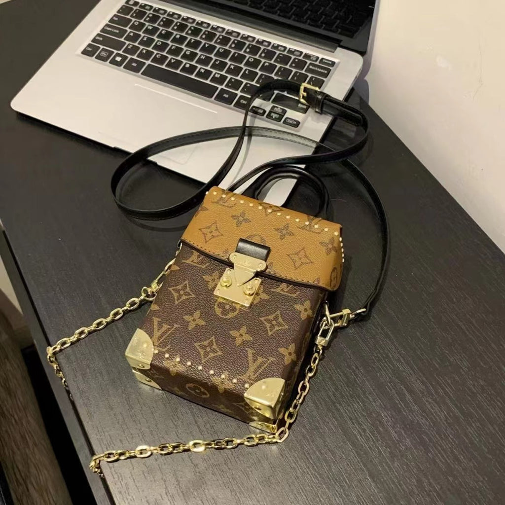 Stilvolle Metallic-Tasche für tragbare Geräte