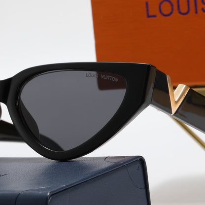 Nuovi occhiali da sole Cat-Eye V