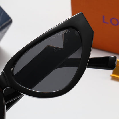 Nuovi occhiali da sole Cat-Eye V