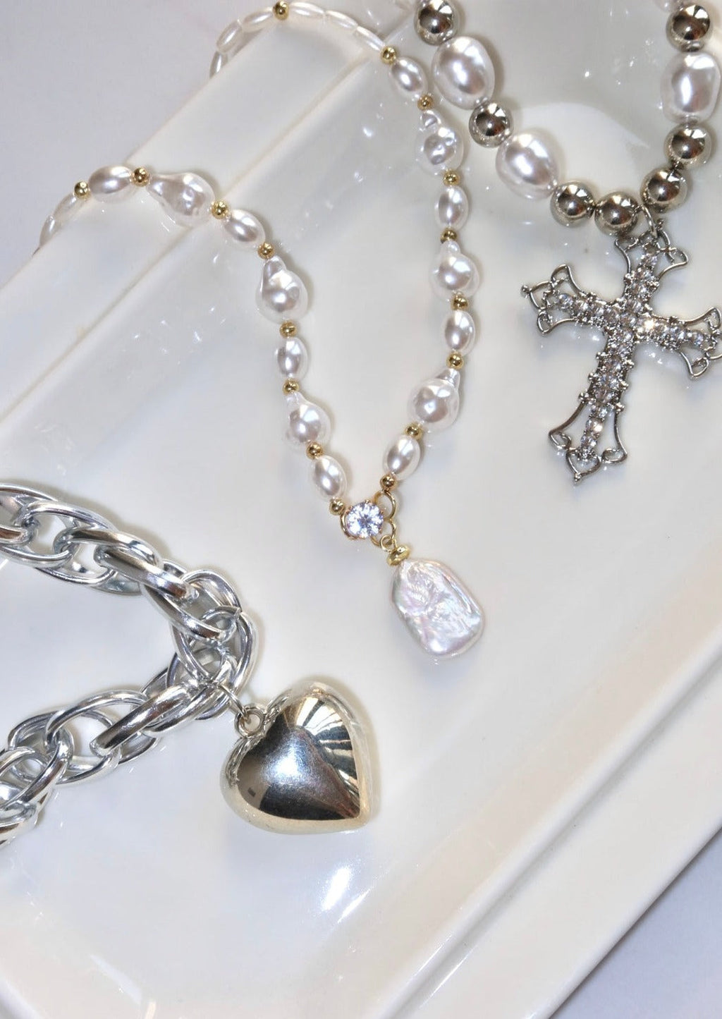 Collana di perle a forma barocca