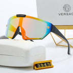 Coole Sonnenbrille mit großem Rahmen