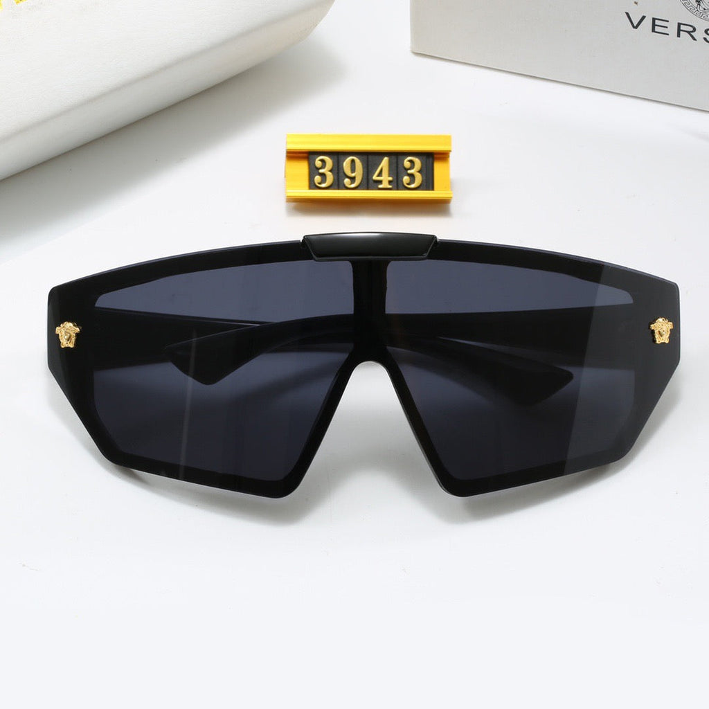 Coole Sonnenbrille mit großem Rahmen