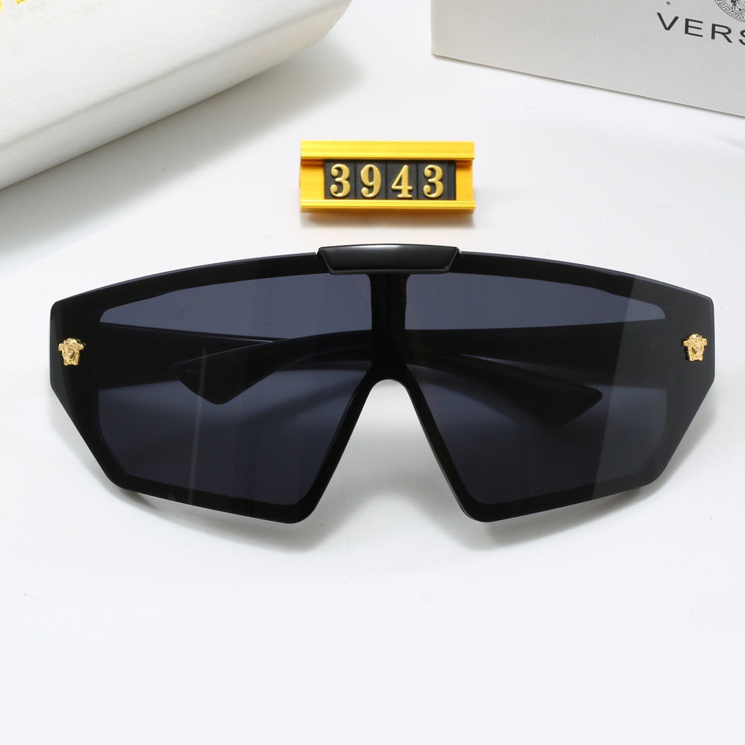 Coole Sonnenbrille mit großem Rahmen