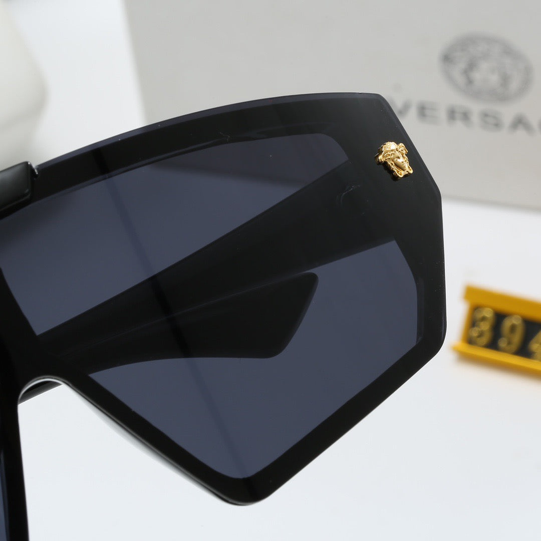 Coole Sonnenbrille mit großem Rahmen