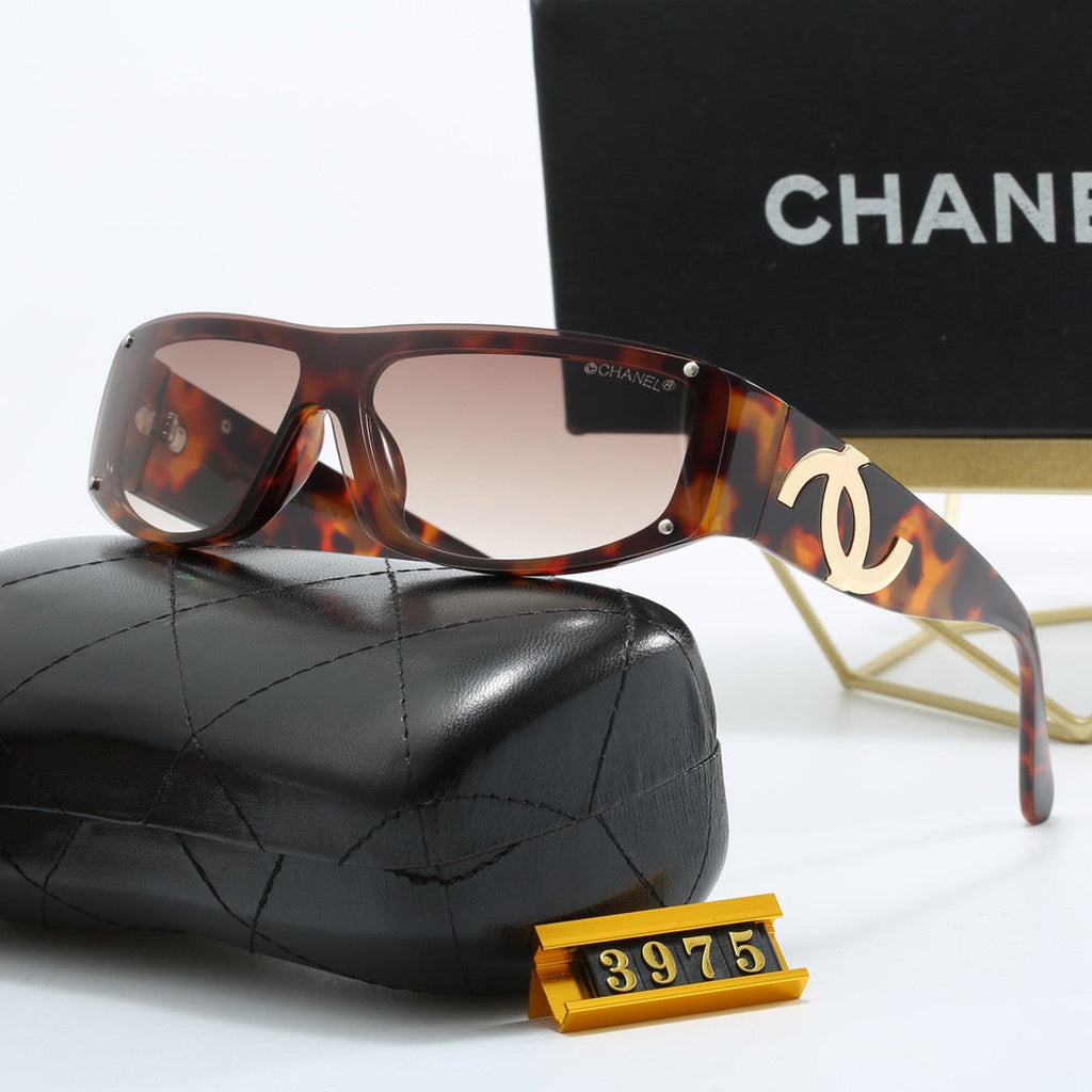 Modische Sonnenbrille mit kleinem Rahmen