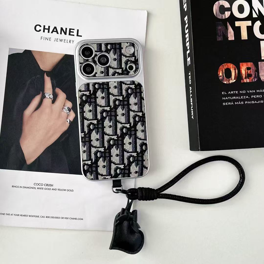 Heart Chain Design Phone Case For iPhone