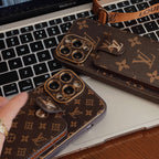 Braune Handyhülle mit Halter für iPhone