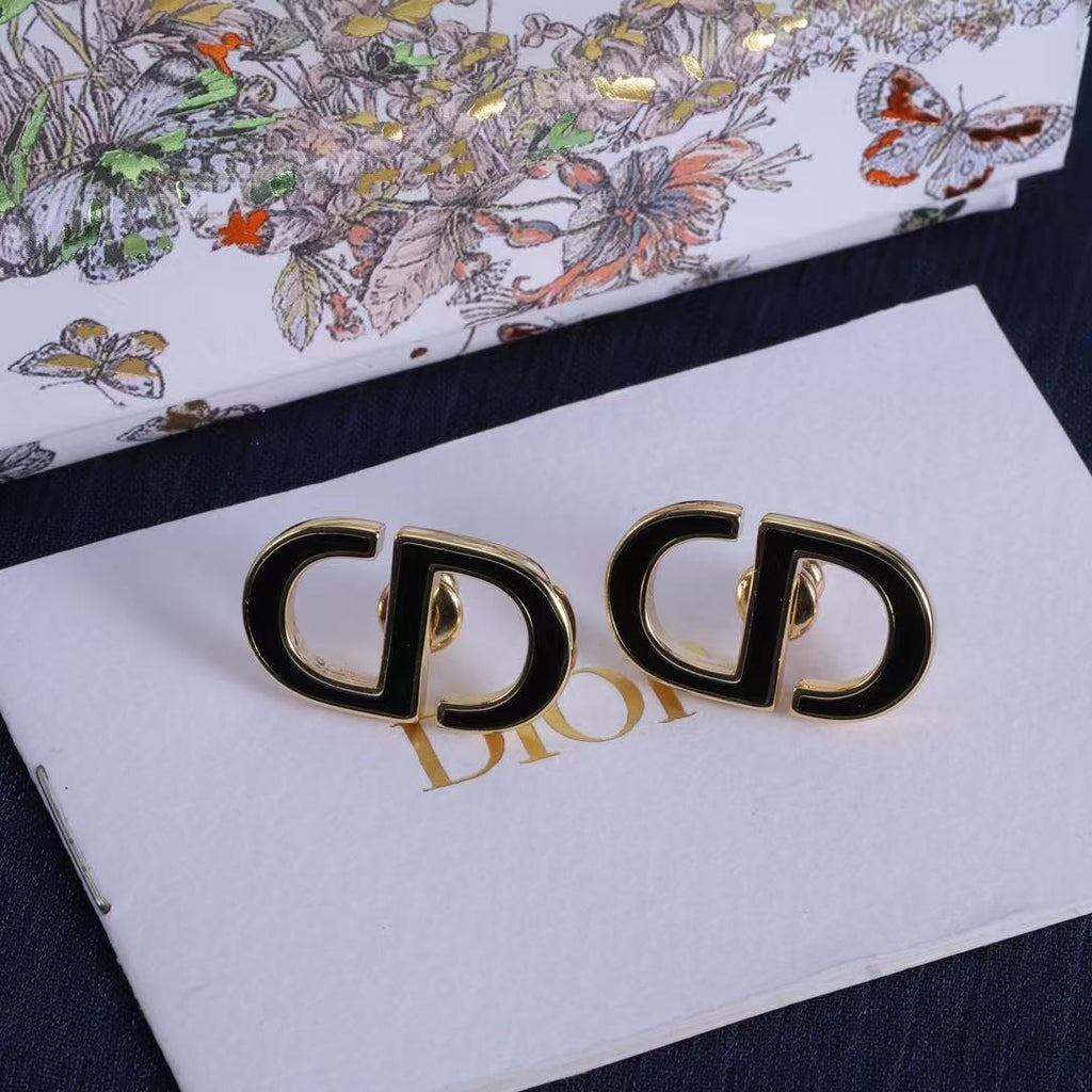 Orecchini eleganti e alla moda