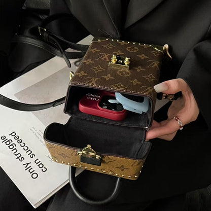 Capacity Classic Chain Phone Bag