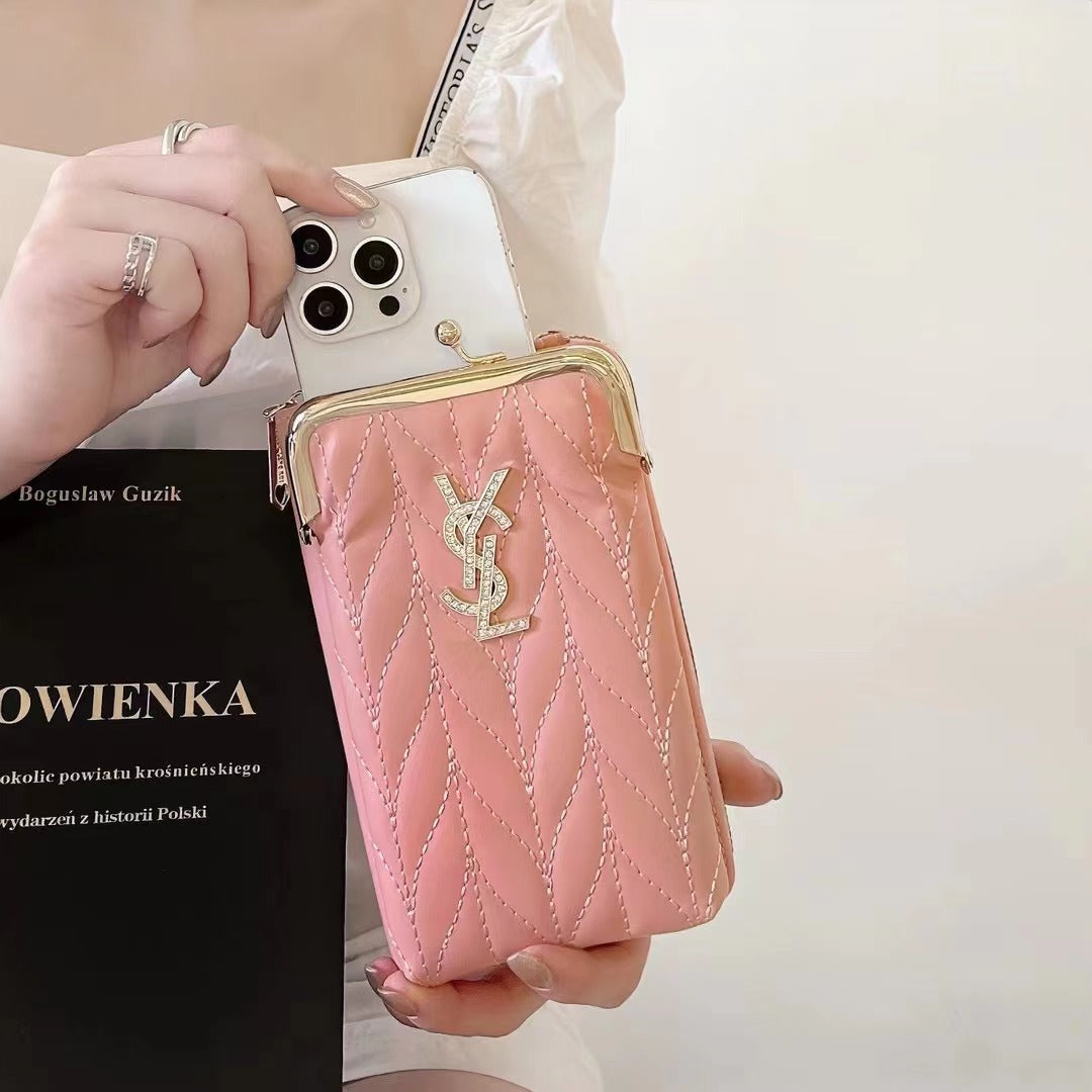 Handytasche mit glänzendem Charme