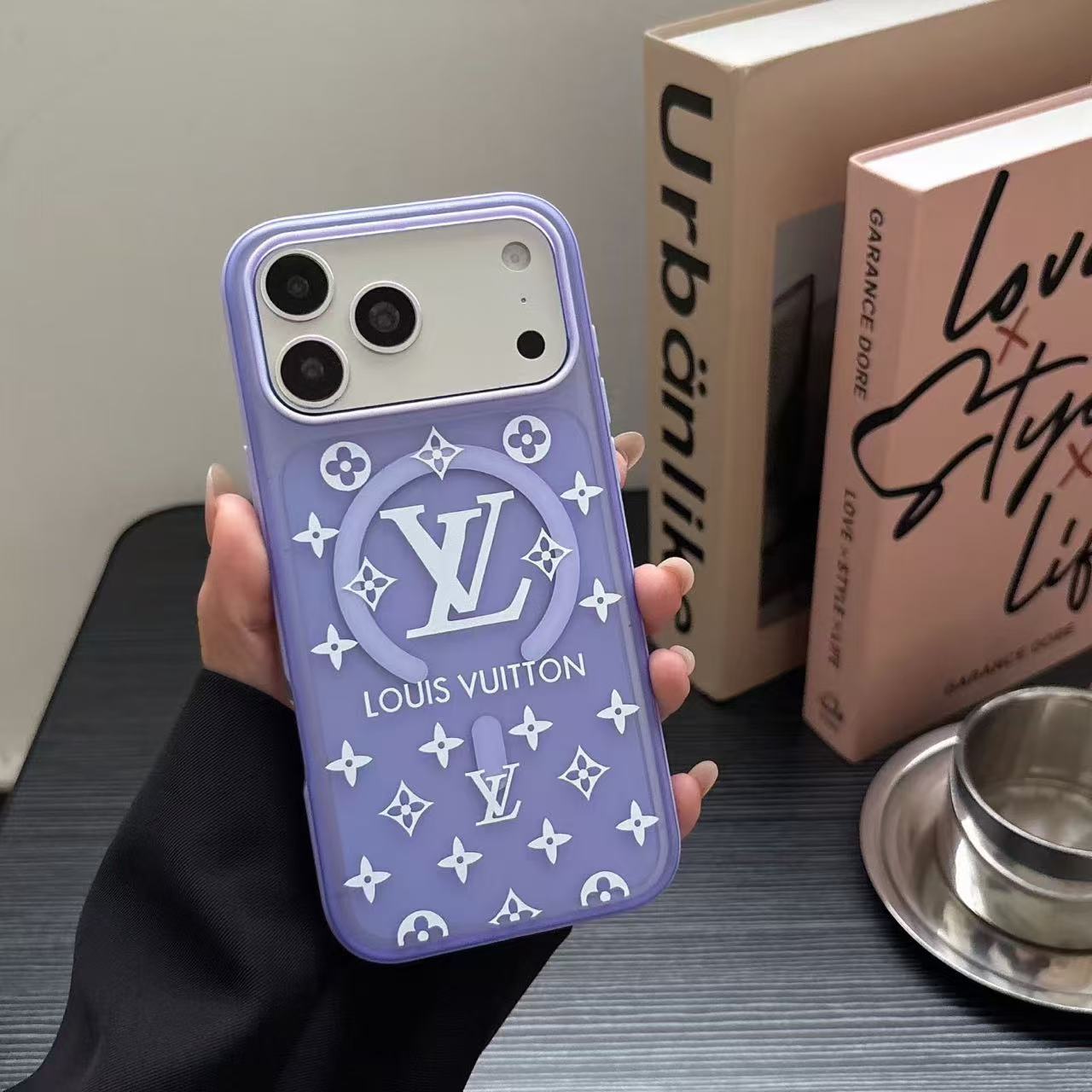 Transparent Designs MagSafe Phone Case For iPhone