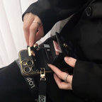 Klassische Handyhülle mit Riemen und Brieftasche für das iPhone