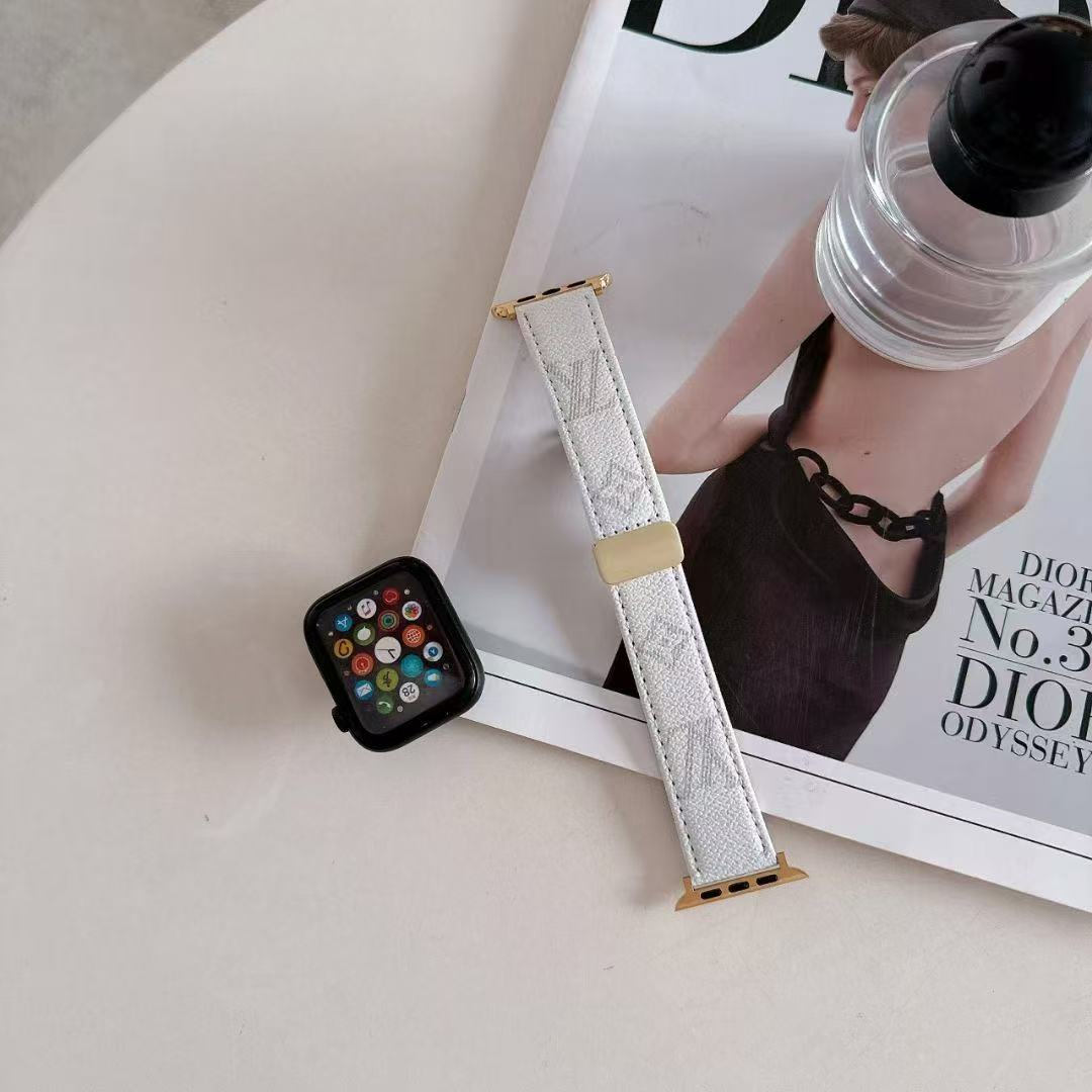 Nuovi cinturini in pelle con fibbia a farfalla per Apple Watch