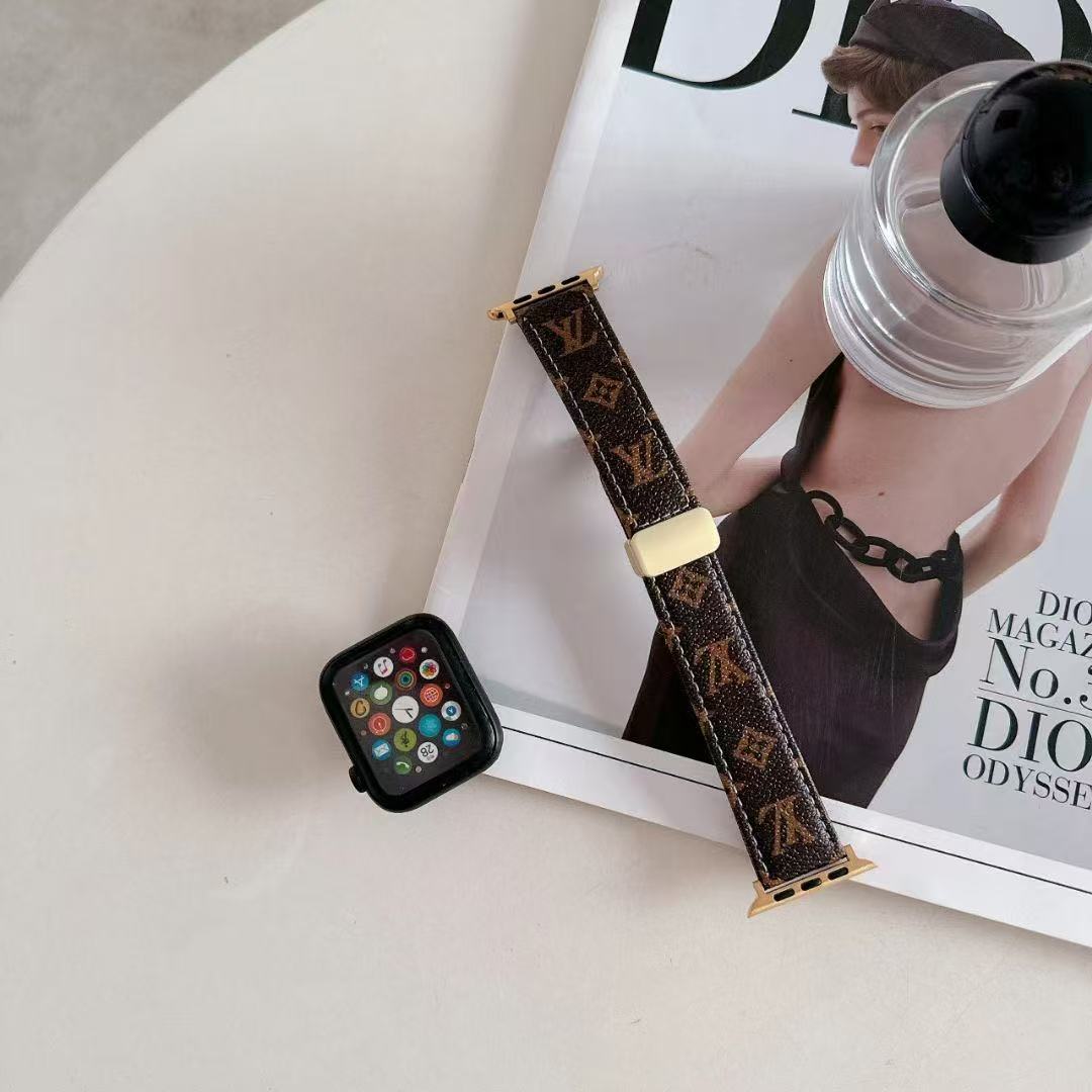 Nuovi cinturini in pelle con fibbia a farfalla per Apple Watch