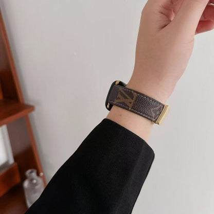 Nuovi cinturini in pelle con fibbia a farfalla per Apple Watch
