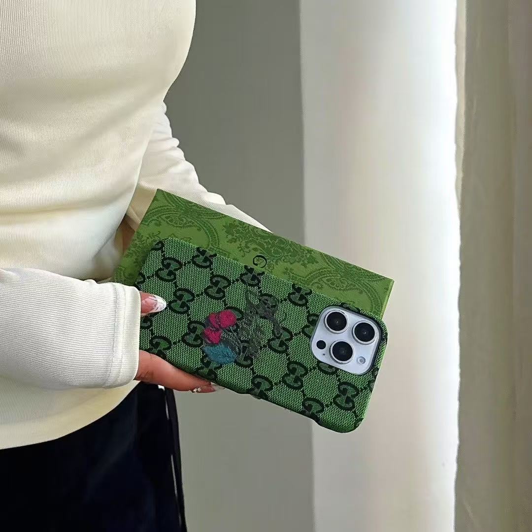 Custodia per telefono con ricamo in stile verde per iPhone