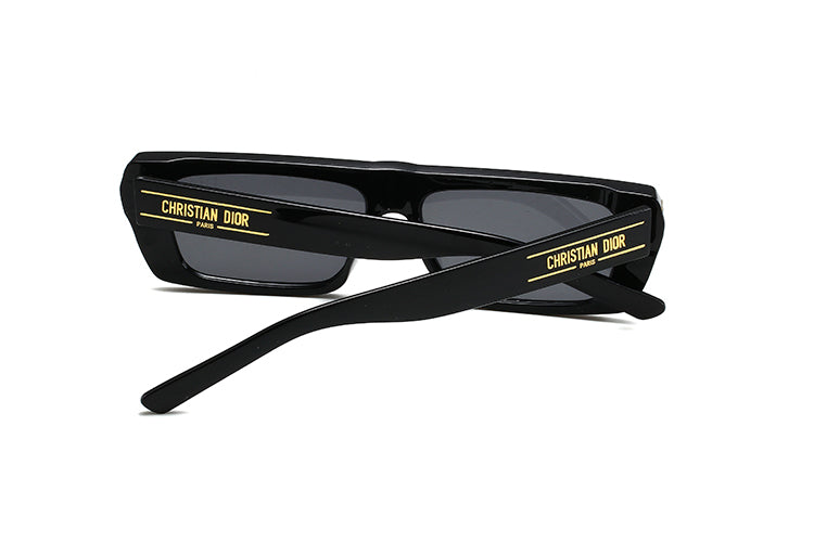 Neue Sonnenbrille mit kleinem Rahmen
