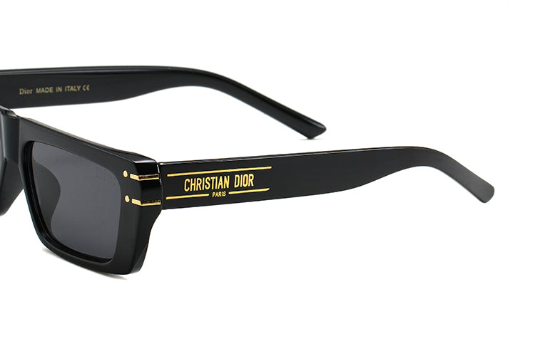 Neue Sonnenbrille mit kleinem Rahmen