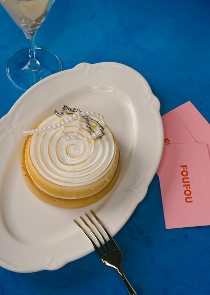 Annie Perlen-Ohrringe in Schleifenform