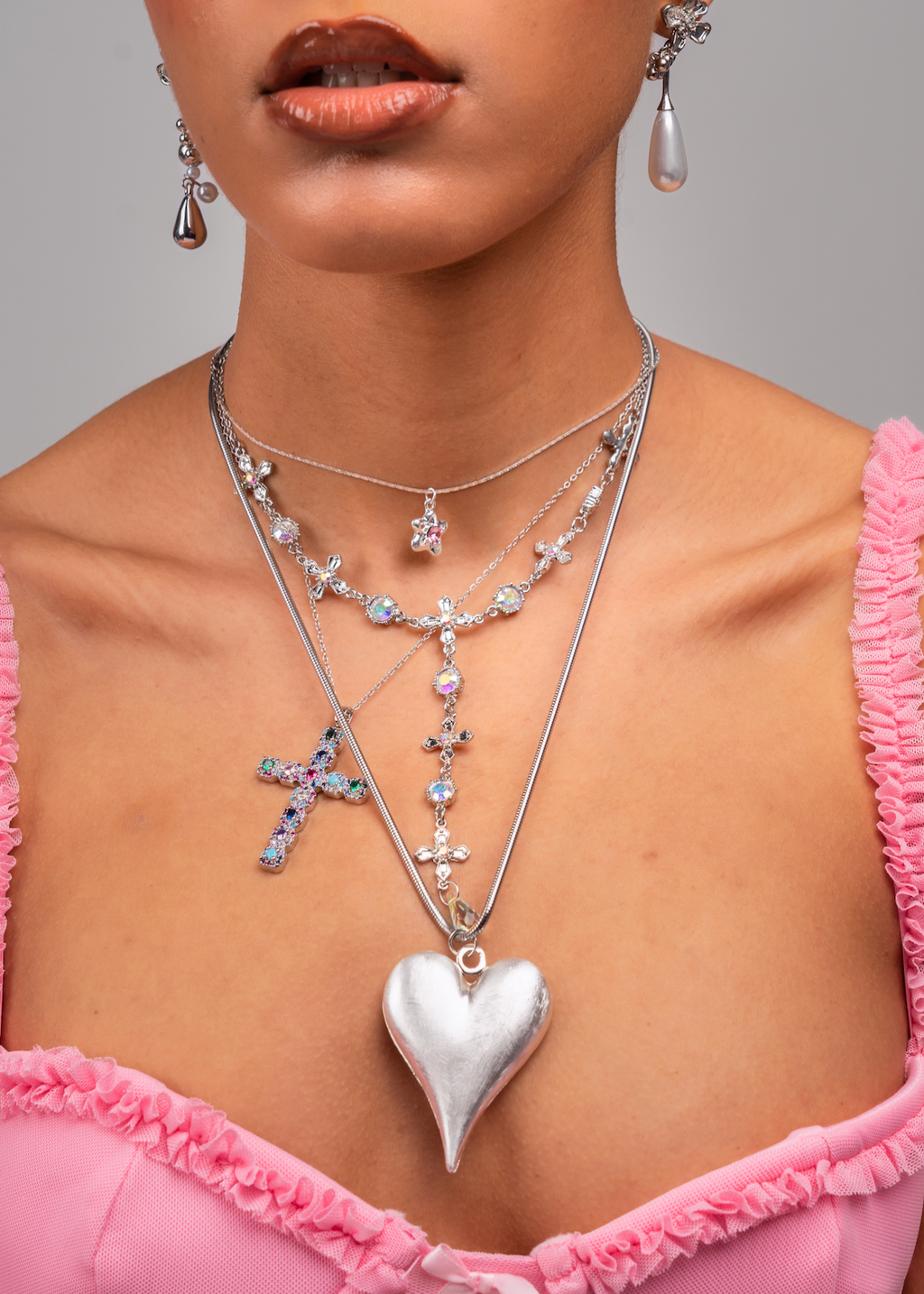 Im Namen der Rose Kreuz Halskette in Silber