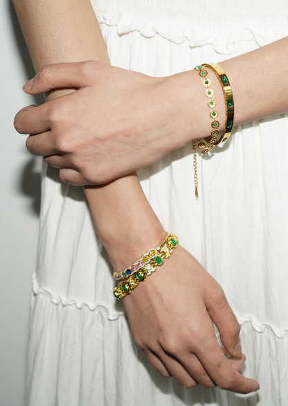 Leela Goldenes Armband mit bunten Steinen