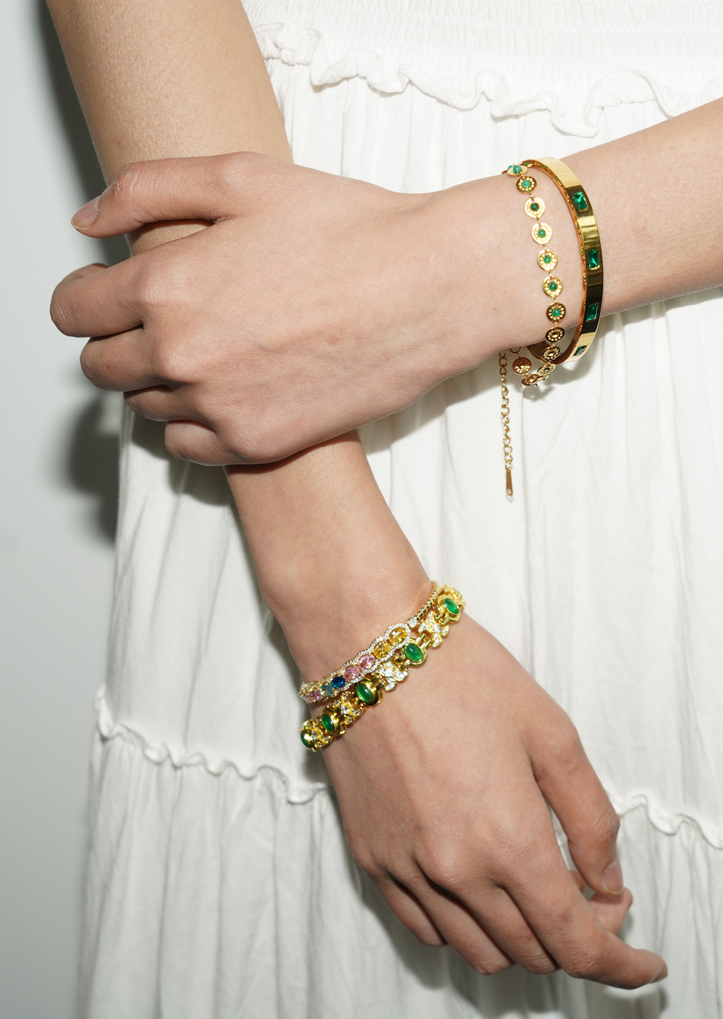 Regina Grünes goldenes Lagenarmband