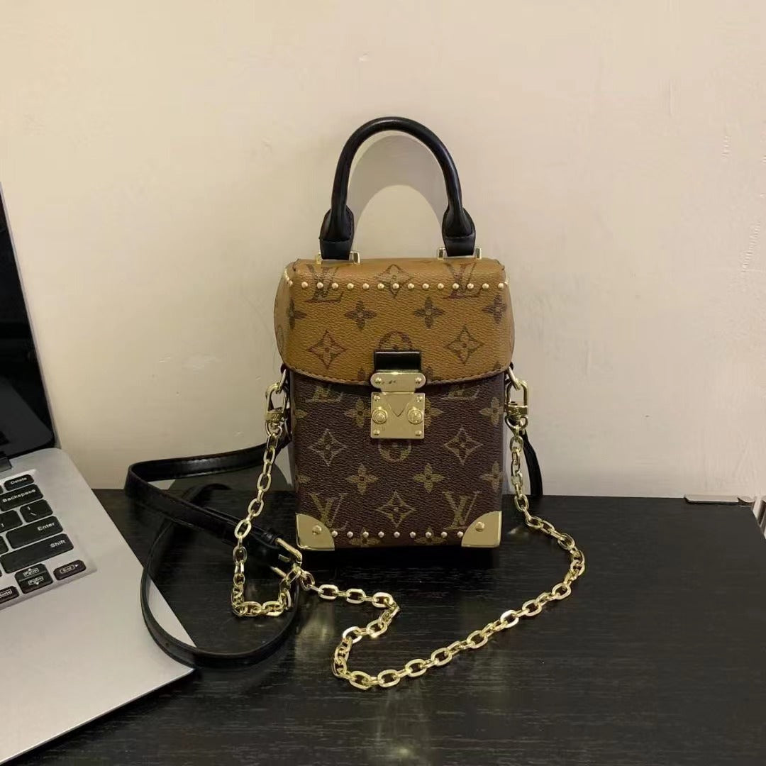 Stilvolle Metallic-Tasche für tragbare Geräte