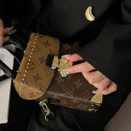 Capacity Classic Chain Phone Bag