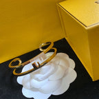 Goldenes Buchstaben-Kettenarmband