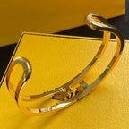 Goldenes Buchstaben-Kettenarmband