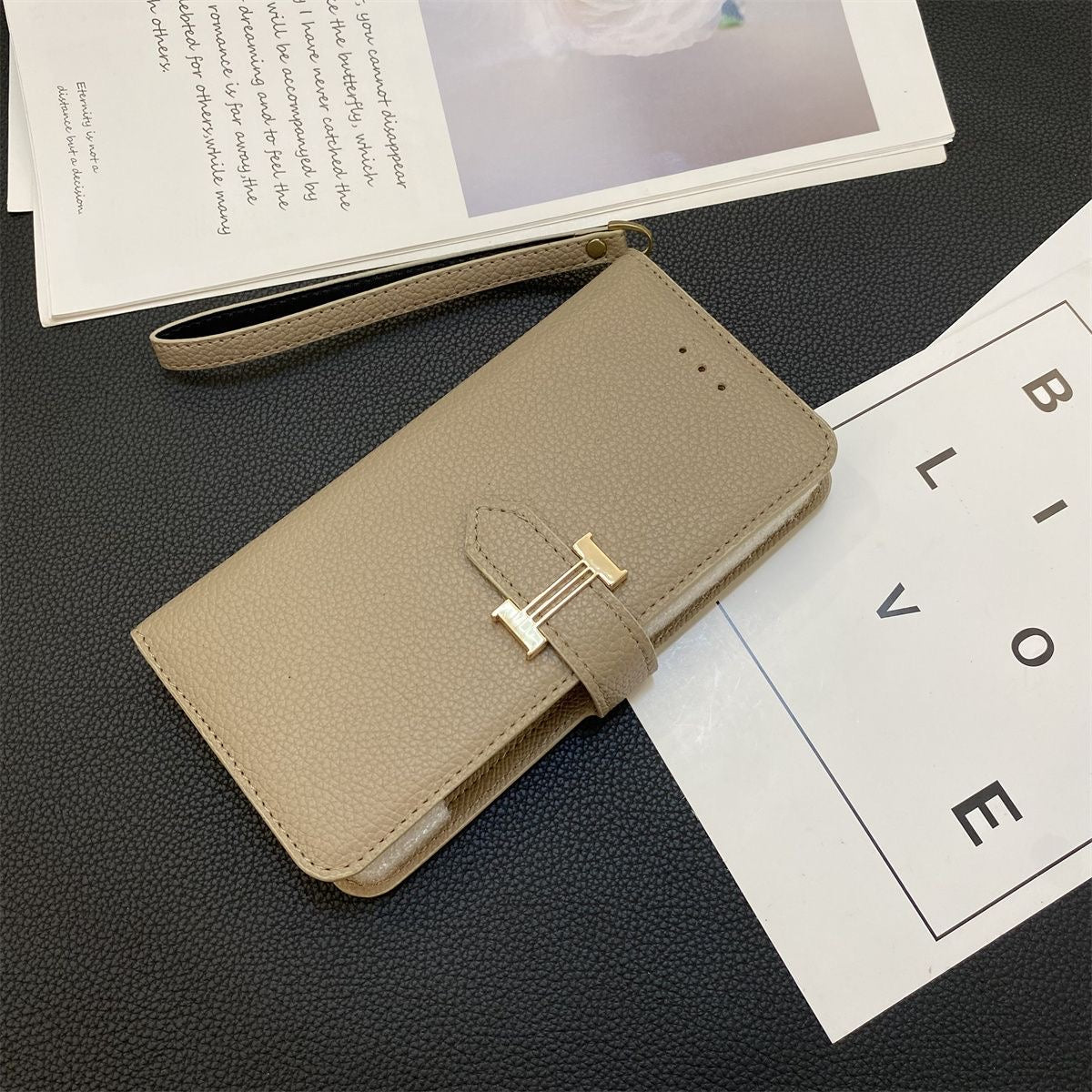 Charm Classic Leder-Telefonhülle 