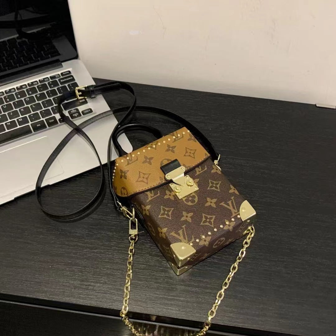 Stilvolle Metallic-Tasche für tragbare Geräte