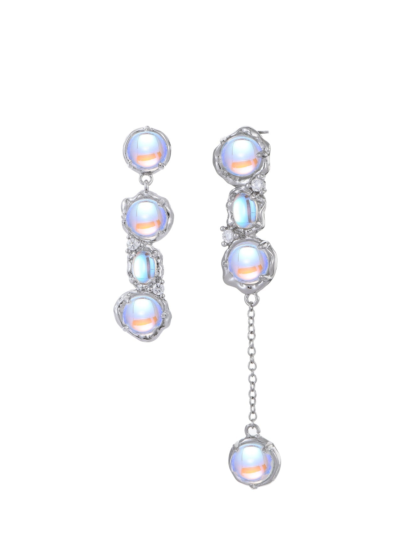 Orecchini asimmetrici in argento con pietra di luna Vichy