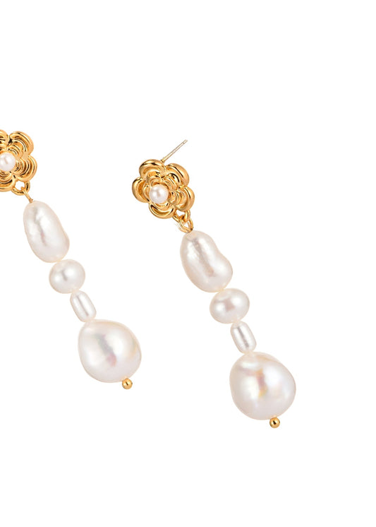 Fiona Flower Blooming Pearl Goldene Ohrringe