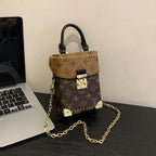 Stilvolle Metallic-Tasche für tragbare Geräte