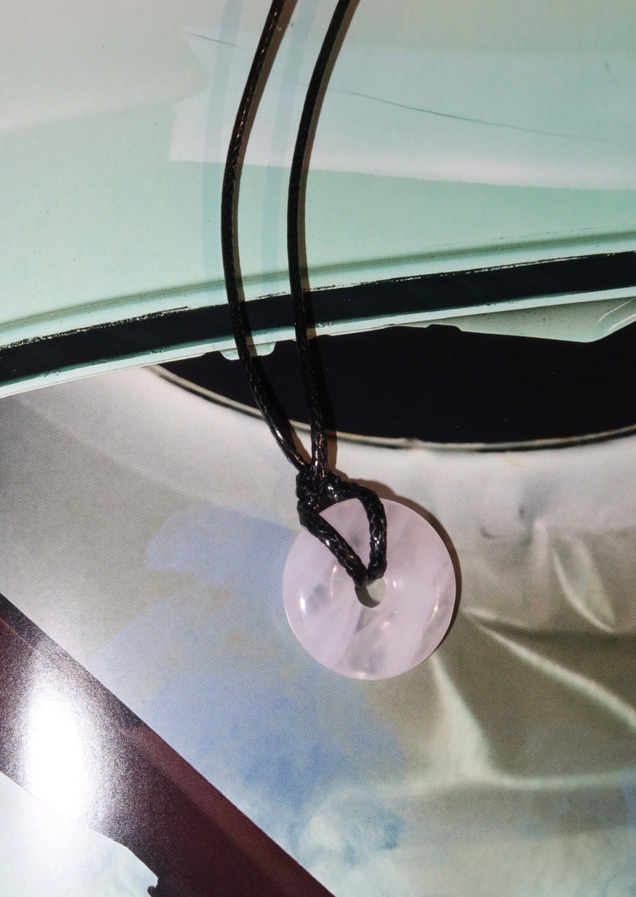 Collana con cordino con ciondolo