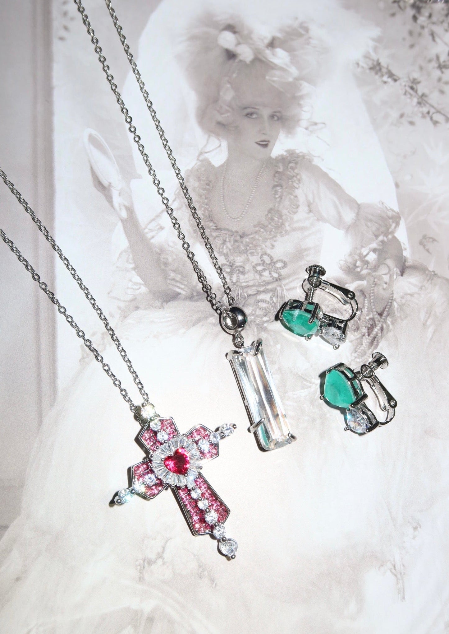 Collana in argento con pietra di cristallo Taki