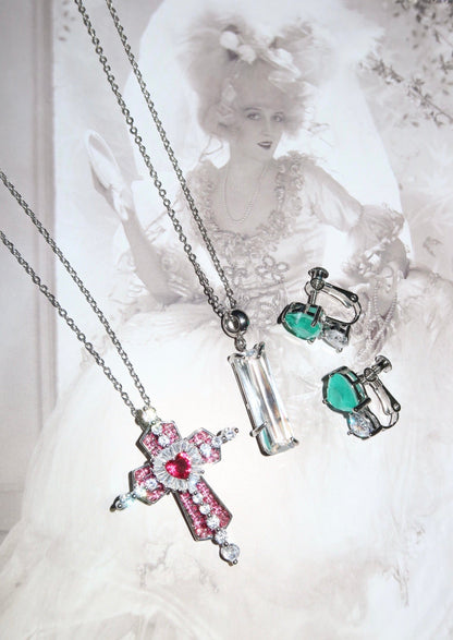 Collana in argento con pietra di cristallo Taki