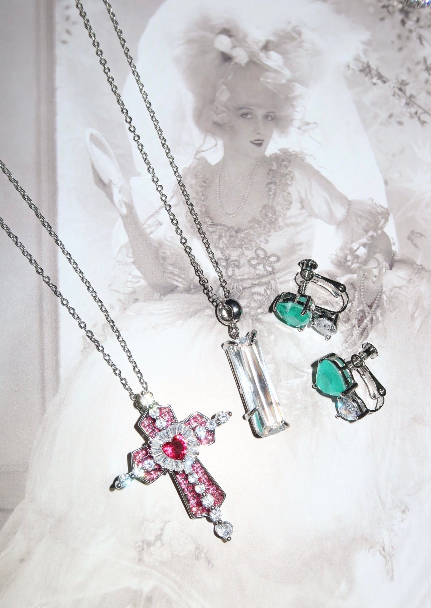 Collana scintillante Trya con croce a cuore rosso