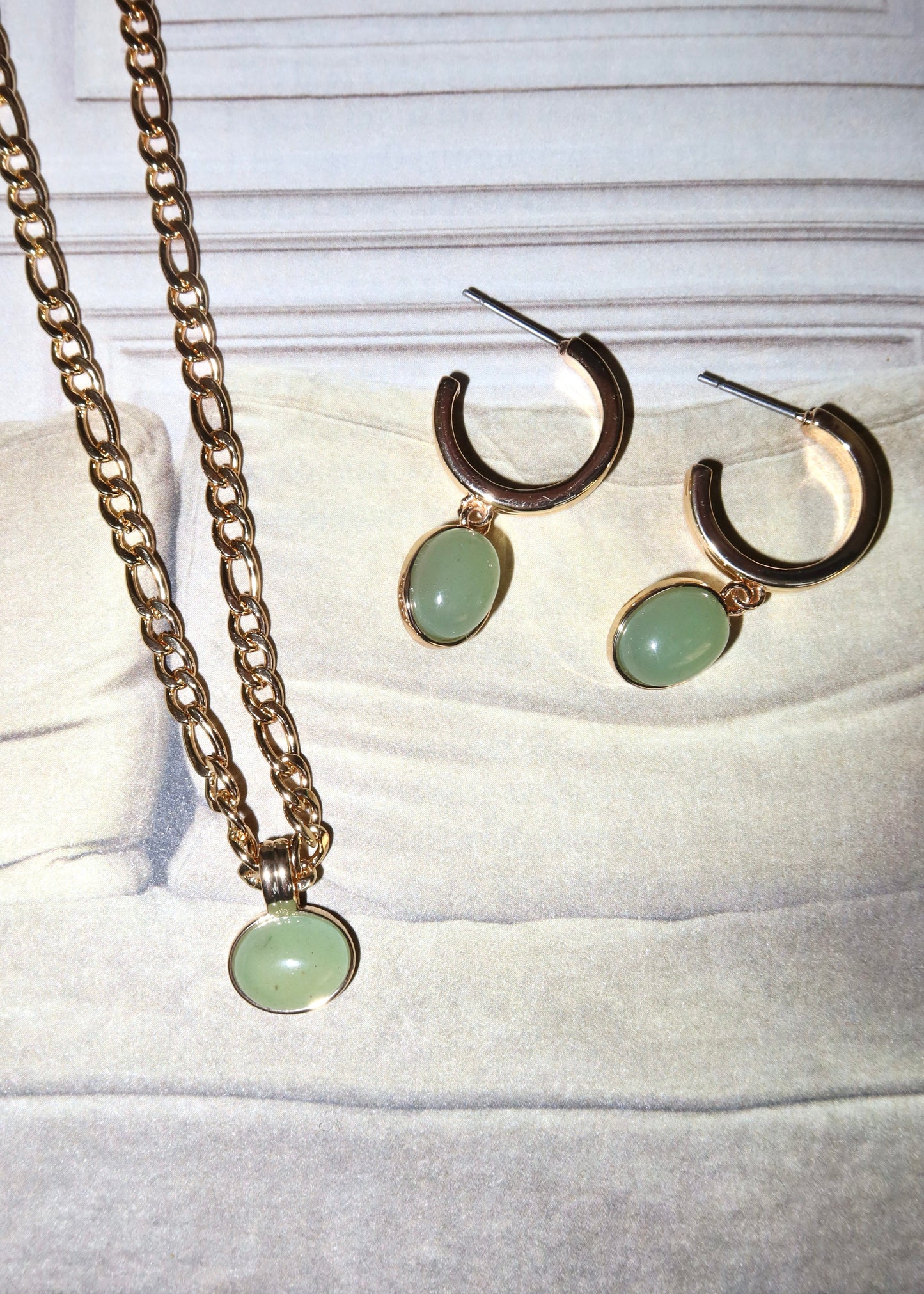 Jaded Jade Goldene Halskette