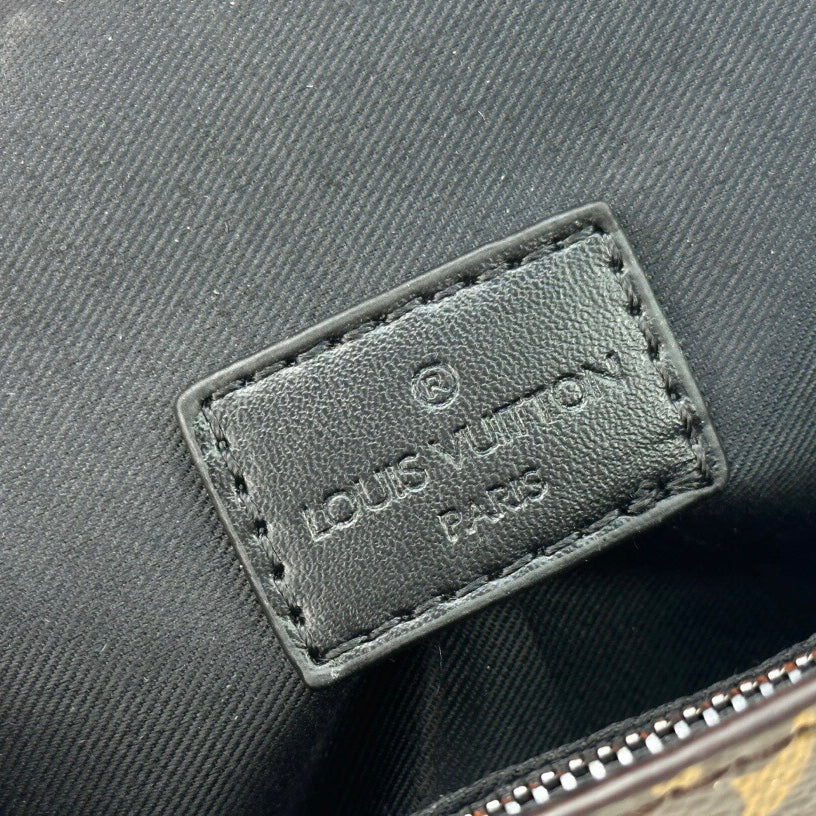 Modische quadratische Handtaschen mit Knöpfen
