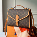 Quadratische braune Modetasche