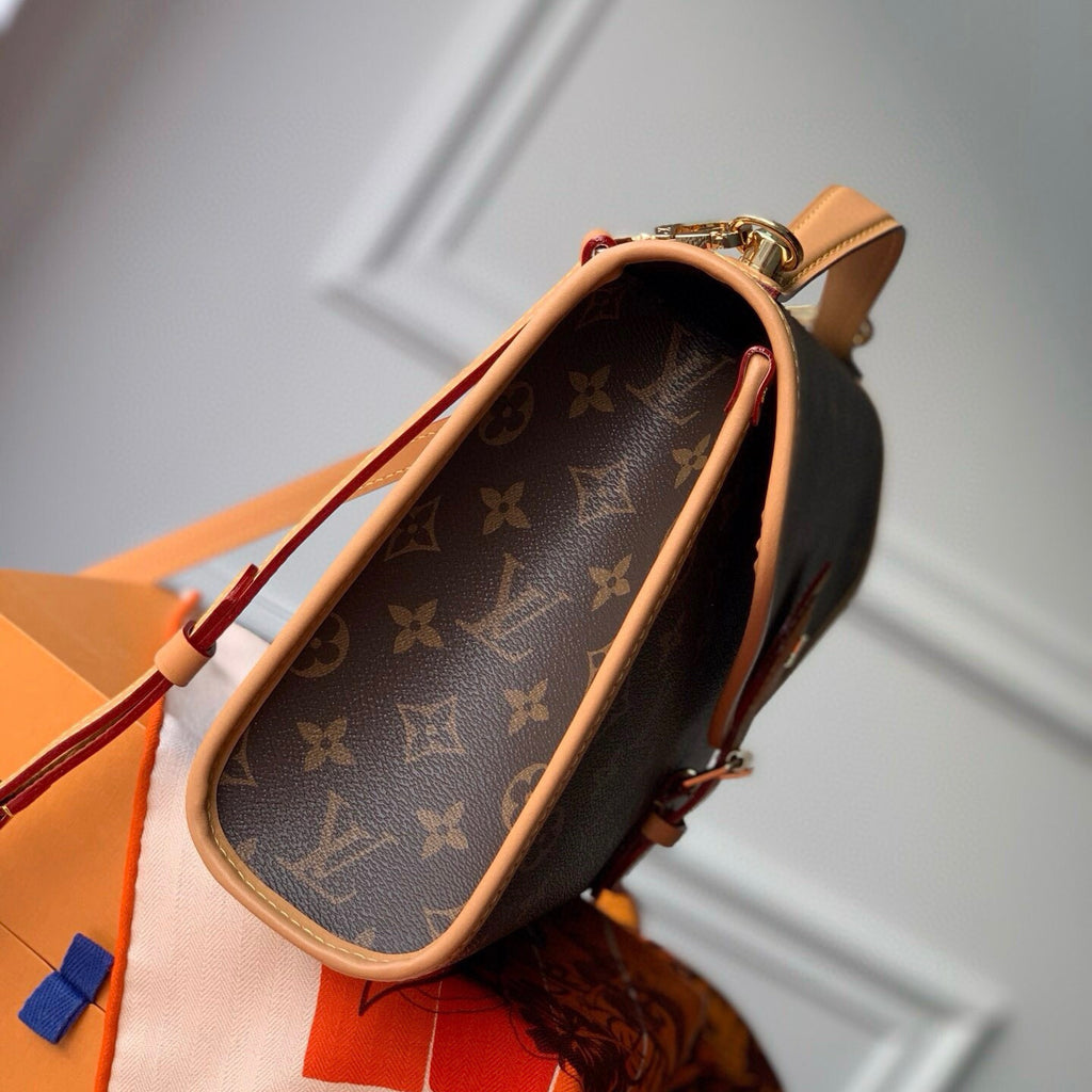 Quadratische braune Modetasche