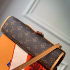 Quadratische braune Modetasche