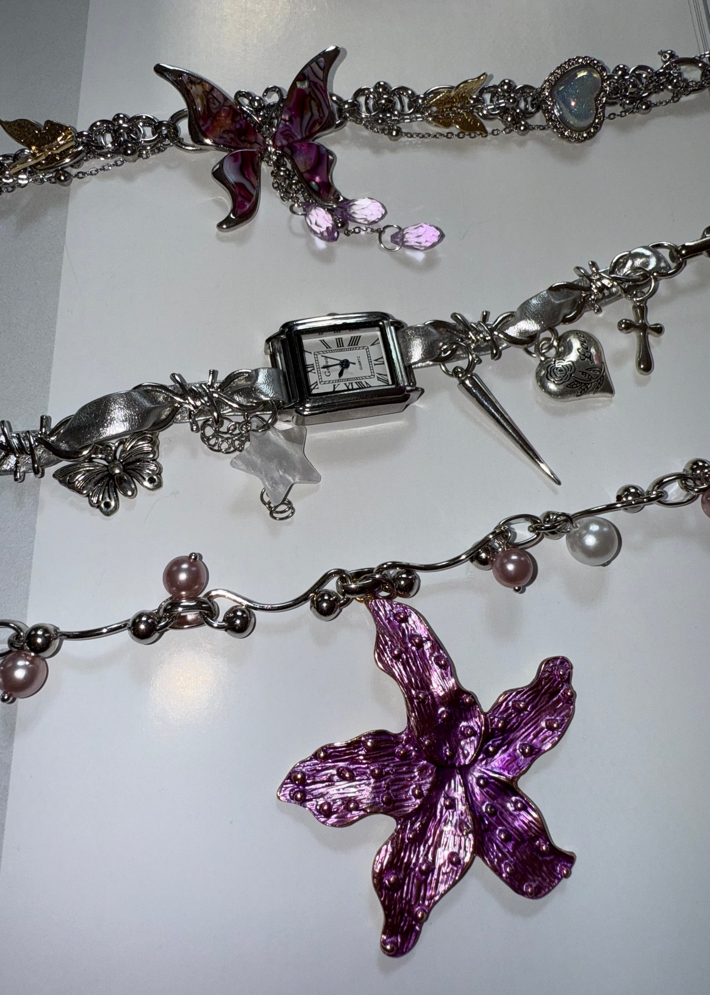 Beatrice By The Sea Halskette mit rosa Perlen und Seesternen im Grunge-Stil, Silber